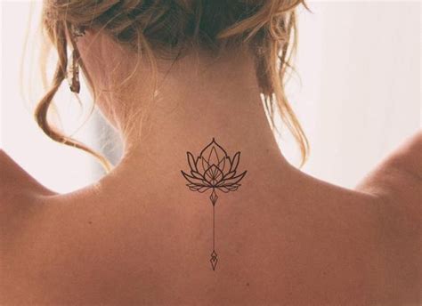 Tatuagem flor de lótus feminina: 50 ideias para se inspirar